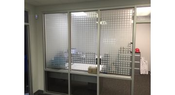 LLumar NRM FSQ SR HPR Decorative Frosted Squares 1.52 m