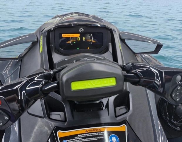 Защитное стекло Pixsel на спидометр гидроцикла BRP SEA-DOO RXT-X 325 2024 7.8“ (гибридное глянец)