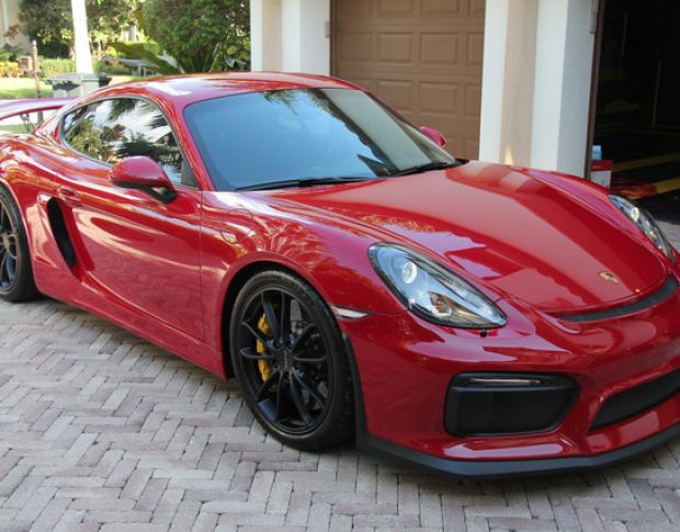 Avery Carmine Red Gloss BP1150001 1.524 m