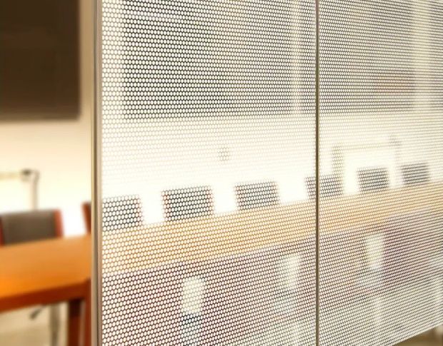 Декоративна плівка в дрібні крапки FORMULA Mini Blind 1.52 m