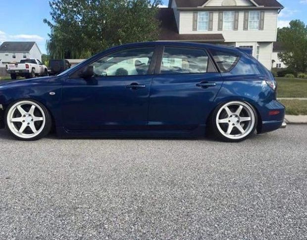 Avery Dark Blue Metallic Gloss SW900-653-O 1.524 m