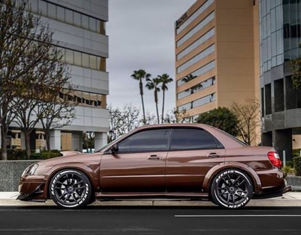 Avery Brown Gloss Metallic SW900-929-M 1.524 m