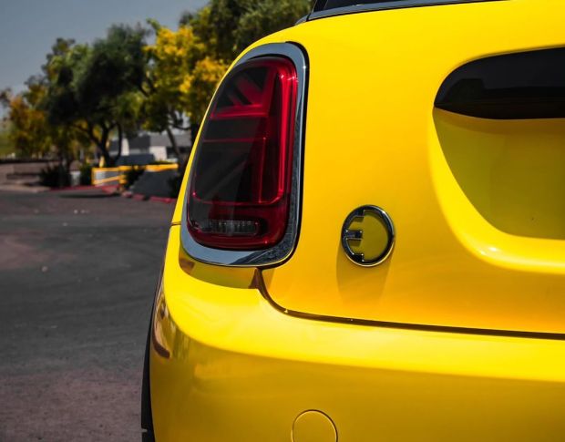 Oracal 970 Canary Yellow Gloss 235 1.524 m