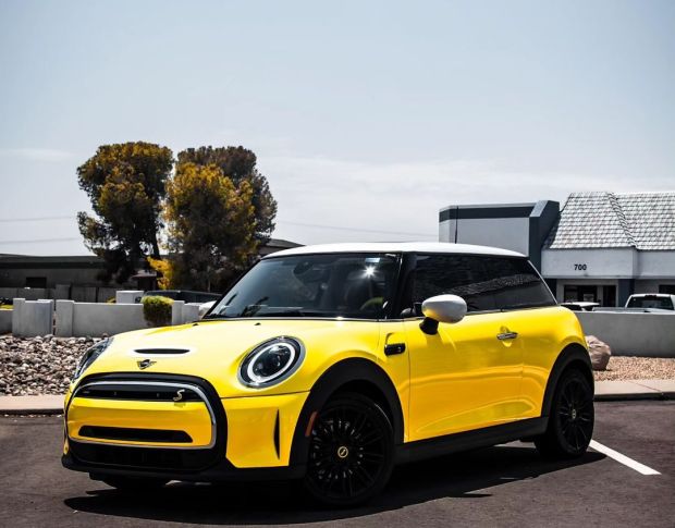 Oracal 970 Canary Yellow Gloss 235 1.524 m