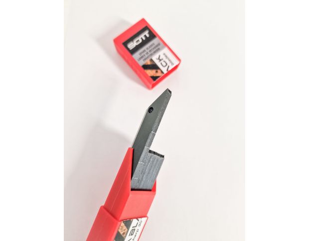 Сегментні леза SOTT ULTRA BLACK 30 Snap-Off Graphic Blades  (50 шт.)
