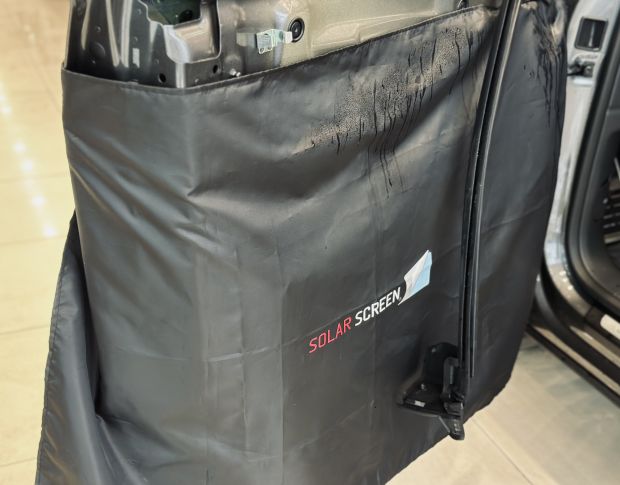Solar Screen Protective Cape - Защитная накладка на карты дверей