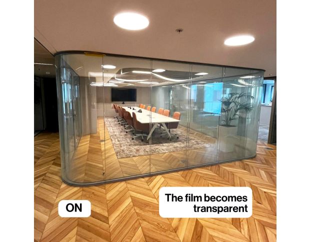 Solar Screen E-Film - Плівка з активацією непрозорості