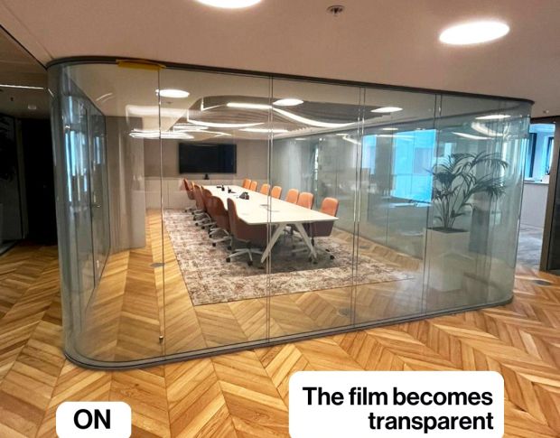 Solar Screen E-Film - Плівка з активацією непрозорості