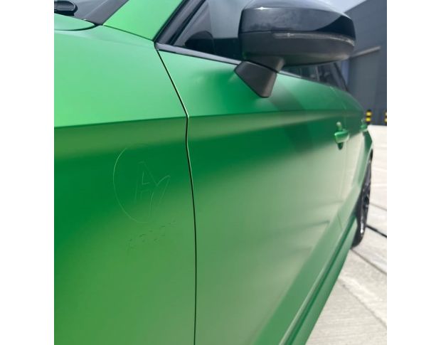 Arlon Satin Scream Green Metallic 458 1.524 m