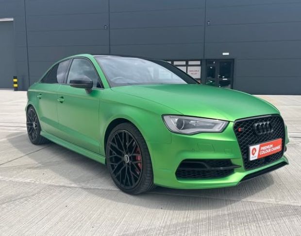 Arlon Satin Scream Green Metallic 458 1.524 m