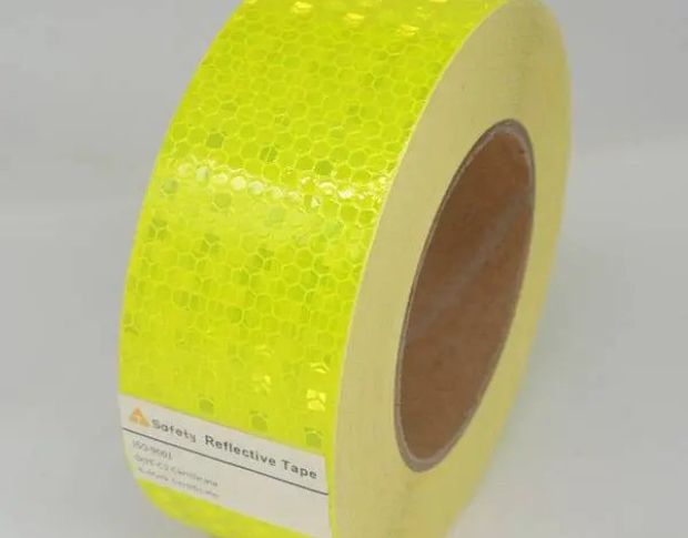 AT Safety Engineering Grade Prismatic Conspicuity Markings RT2100 - Світловідбиваюча жовта стрічка 5 cm
